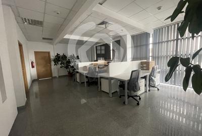 Spațiu comercial, de 839.00 mp, în Central