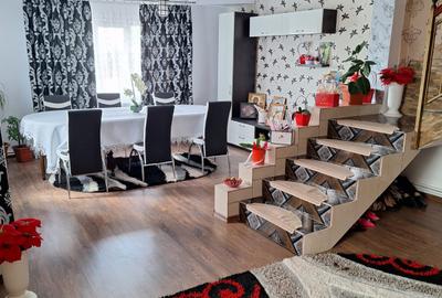 FARA COMISION CASA ELEGANTA 6 camere 3 bai 2 bucatarii garaj curte merita vazut - 8