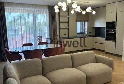 Apartament cu 3 camere decomandat, mobilat în Central
