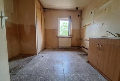Pozitie excelenta! Apartament cu 2 camere si balcon de 4 mp- Calea Aradului - 7