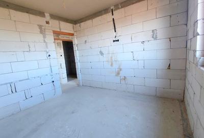 Apartament cu 3 camere decomandat în Cetate