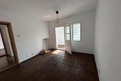Apartament cu 2 camere de vanzare, etaj 4, zona Sud - 7