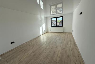 Casa cu 4 camere si 3 bai pretabila birouri in Sura  Mare - 4