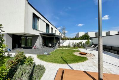 Contemporary Luxury Villa for Rent | Exceptional Indoor-Outdoor Living - 44
