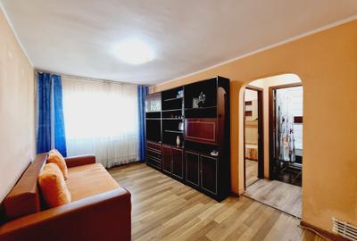 Apartament cu 3 camere, Micro 38, etaj 1, CT, mobilat si utilat !