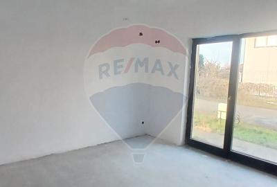 Casa individuala 4 camere cu teren 454 mp cartier privat Crevedia - 8