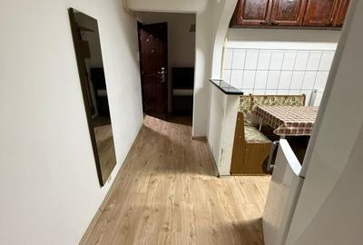 Apartament cu 2 camere semidecomandat, mobilat în Cetate