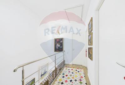 Casă / Vilă cu 3 camere de vânzare - 9