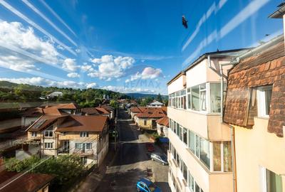 Apartament cu 3 camere de vânzare în Centrul orașului Câmpulung - 19