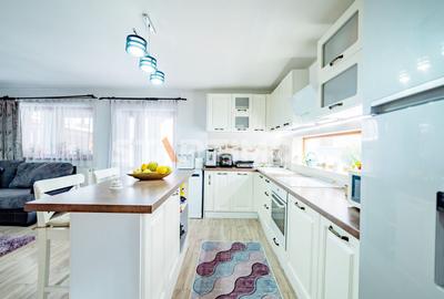 Casa mobilata Central Sanpetru - 1