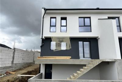 Casa cu 4 camere 2 bai si 300 mp teren in zona Calea Cisnadiei - 18