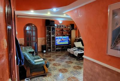 Apartament cu 3 camere decomandat, mobilat în Centrul Civic