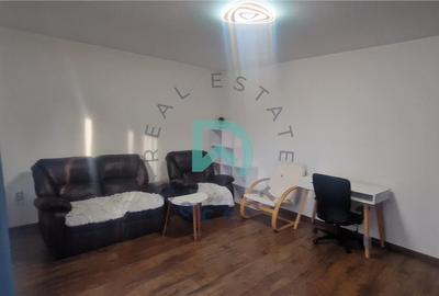 Apartament cu 2 camere decomandat în Tractorul