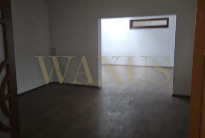 Investiție ideală: casă în zona centrală cu spațiu comercial - 2