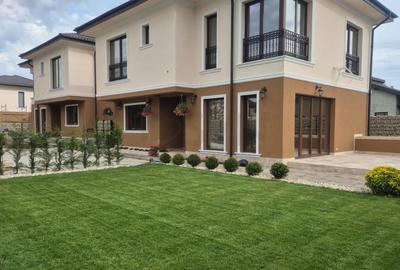 Casă individuală cu 5 camere în Tunari