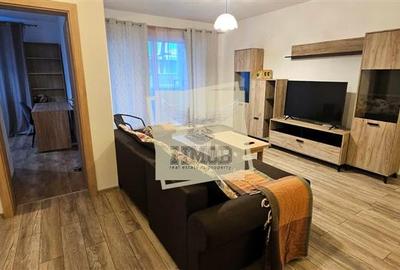 Apartament cu 3 camere semidecomandat, mobilat în Central