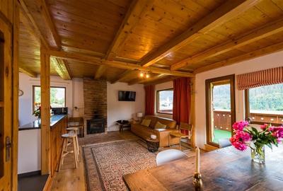 De vanzare casa de vacanta/locuit  in Lunca Bradului - 2