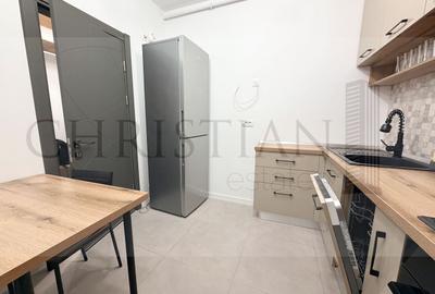 Garsonieră decomandată, mobilată în Politehnica