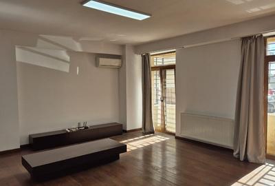 De inchiriat BIROU/CABINET/ap. spatios, 2 cam, 100m2 (8.5Eur/mp) , loc parcare - 6