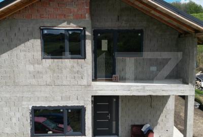 Casă individuală cu 4 camere în Nord-Est