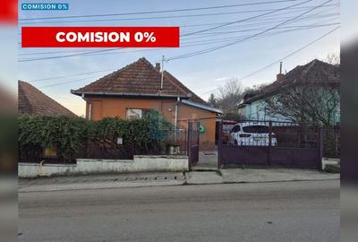 Casa pe un nivel, cu livada,  la intrarea in Dezmir - 1