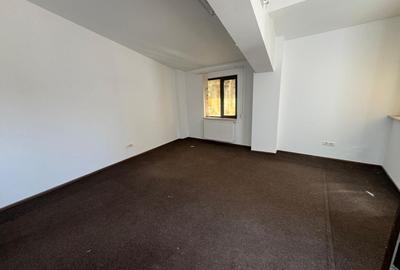 Spatiu Birouri | 3 Etaje | Parcare Proprie | 300mp - 9