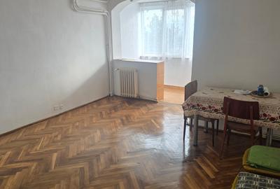 Vand garsoniera in Deva, zona I. Maniu, suprafata utila 30,50 mp, - 2
