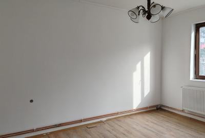 Casa 3 camere pretabila sediu firma zona Sprenghi - 5