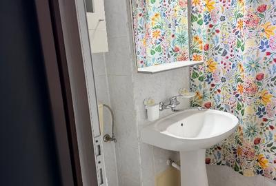 Închiriez apartament 3 camere - 5