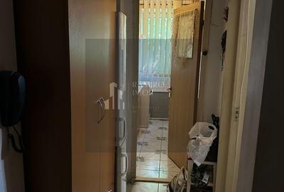 Apartament 3 camere Piata Progresul /etaj 2 - 5