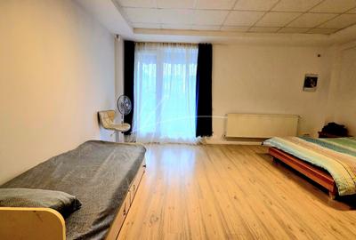 Apartament cu 5 camere-239 mp. utili si terasa 356 mp. in Prel. Ghencea-parter - 40