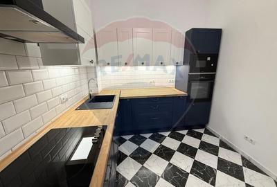 Apartament 4 camere, pe 2 niveluri si curte comuna în Centru - 11
