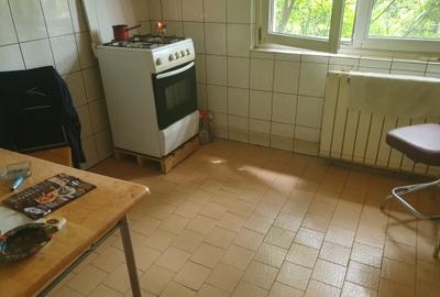 Vanzare 2 camere-2/8-decomandat-!3 Septembrie-Novaci-bl 89-reabilitat-114000 E - 10