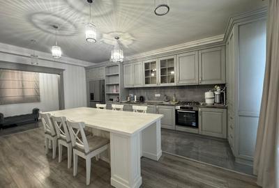 Apartament cu 4 camere decomandat, mobilat în Decebal