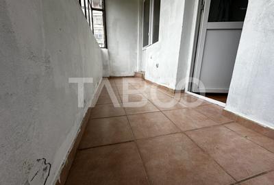 Apartament de vanzare 2 camere decomandate Mihai Viteazu etaj 1 - 7