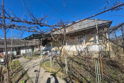 Casa si teren com Zanesti - 2