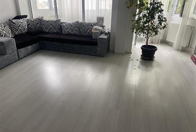 Apartament 3 camere , zona centrala Inspectoratul Scolar,  et 4 4, decomandat , - 1