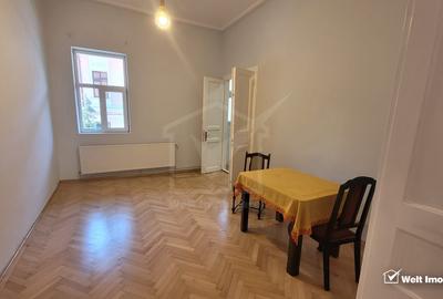 Apartament cu 3 camere semidecomandat, mobilat în Central