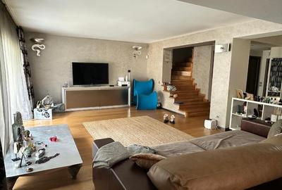 Proprietar, vila individuala, cartier inchis, renovata 2018, >300mp construiti - 2