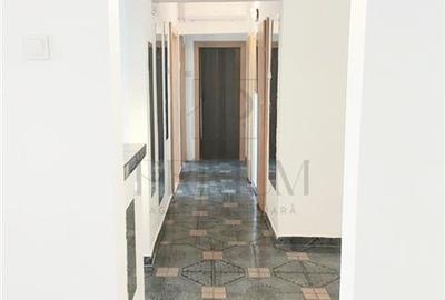 SAGULUI - 3 CAM - DECOMANDAT - ETAJ INTERMEDIAR - LIFT - BLOC ANVELOPAT - 9