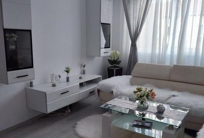 Apartament cu 3 camere, mobilat în Spitalul Județean