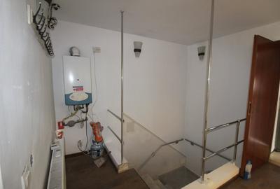 Stradal cu vitrine stradale- spatiu comercial de inchiriat 64 mp utili, plus sub - 8
