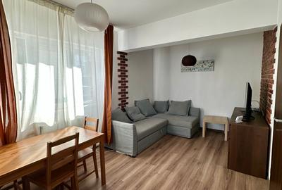Apartament cu 2 camere, mobilat în Sud