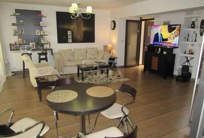 Vila 5 camere Trapezului, centrala, an 2007, 174 mp - 1