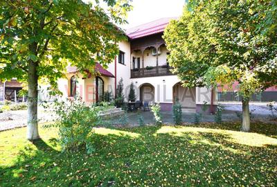 Casă cu 12 camere în Odăi