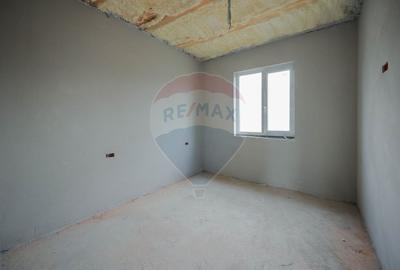 De vânzare casă semifinisată cu 3 camere, 455 mp teren, în Cihei - 9