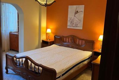 Apartament cu 3 camere decomandat, mobilat în Girocului