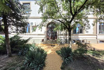 Cismigiu Garden | Office Interbelic Villa - 12 Rooms - 637 Land - 441Sqm Surface - 3