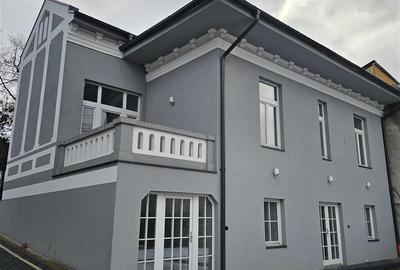 Birou, de 310 mp, în Central