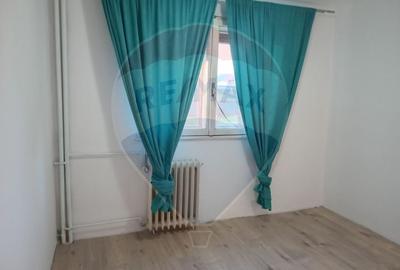 Apartament cu 2 camere semidecomandat în Aurel Vlaicu